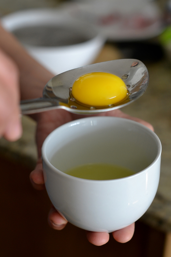 separating eggs
